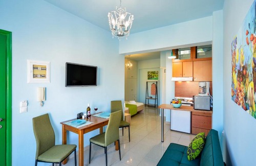 Old Town Apartment | SEASIDE Old venetian harbour 2nd floor