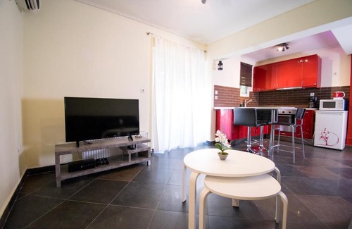 Palaio Faliro Apartment | SEASIDE SUNSET WALKS