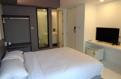 Embassy District Hotel | Silom Studios
