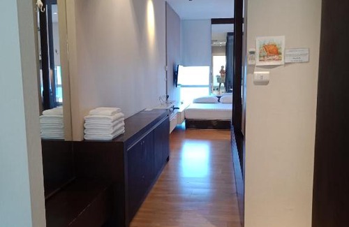 Khlong Ton Sai Apartment | Sky room by the river