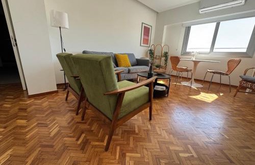 Lykabittos Apartment | Skyhigh Urban Apts