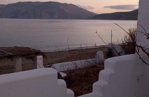 Skiros Condo | Skyros Beachfront Studio-A step away from the beach
