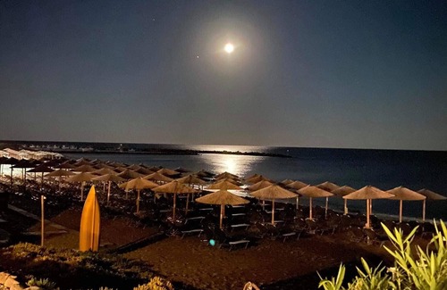 Skiros Condo | Skyros Beachfront Studio-A step away from the beach