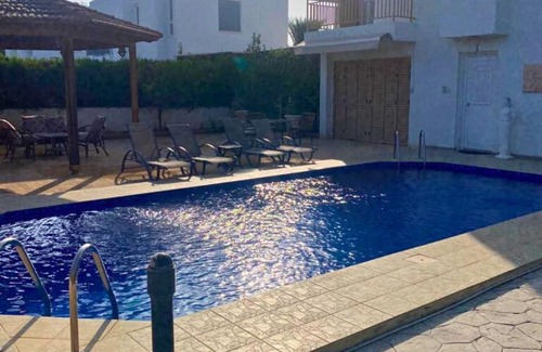 Alexandroupoli Villa | Statue Family Holiday Villa
