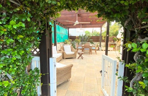 Alexandroupoli Villa | Statue Family Holiday Villa
