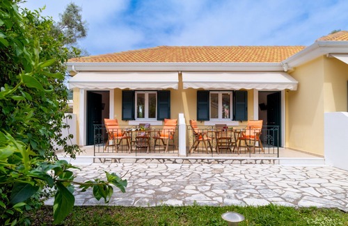 Agios Ioannis Apartment | Studio Apartment "Virginia 3" with Mountain View, Garden & Wi-Fi