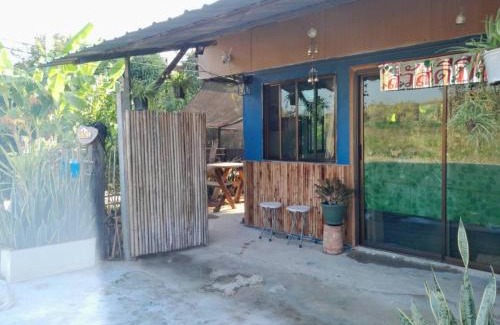 Lat Ya Hostel | Sukanya Garden and Home