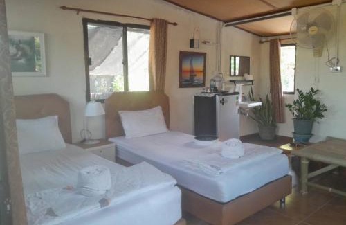 Lat Ya Hostel | Sukanya Garden and Home