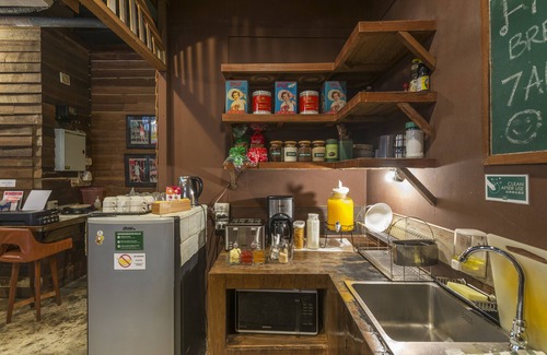 Talat Yot Hostel | Suneta Hostel Khaosan
