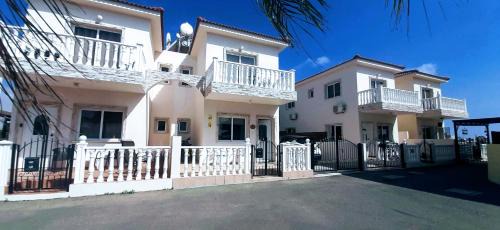 Paralimni Villa | SUNNY HOME