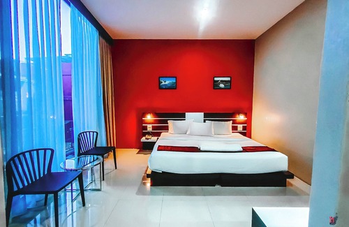 Talat Hotel | the harbour front hotel