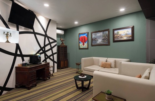Ploenchit Hotel | The Legacy Hotel Nana Sukhumvit, Aspira Collection