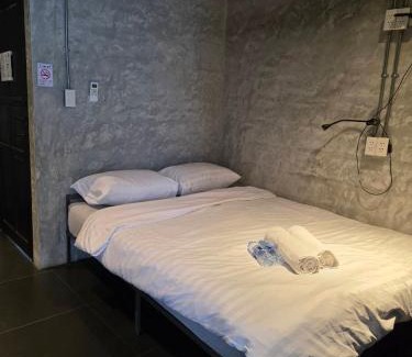 Samsen Nai Hostel | The LOCAL Ari
