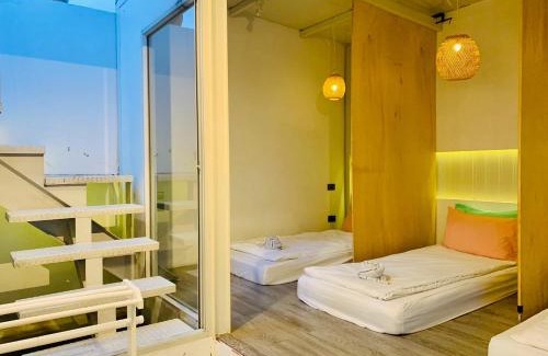 Chana Songkhram Hostel | The Local Heritage Loft Mansion