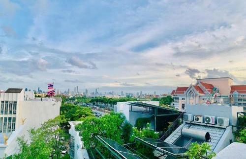 Chana Songkhram Hostel | The Local Heritage Loft Mansion
