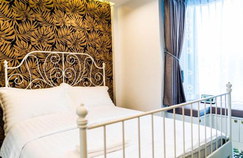 Ban Phan Thom Hostel | The LOL Elephant Hostel