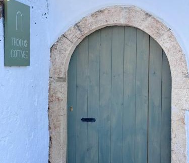 Sternes House | Tholos Cottage