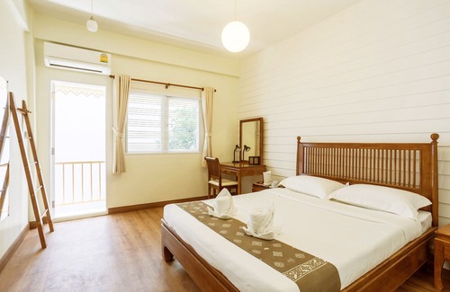 Silom Hotel | Tini Kati Hostel