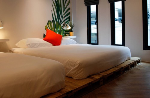 Sathorn Hostel | Tropical Summer Hostel