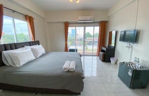 Saen Suk Hostel | Uh Hostel