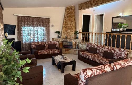 Topeiros Villa | Villa Emara