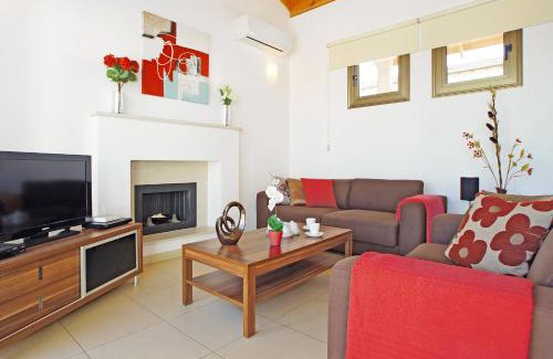 Ayia Thekla Villa | Villa Louisa