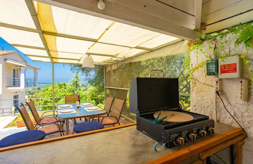 Sfakera Villa | Villa Mavrikia: Large Private Pool, A/C, WiFi, Eco-Friendly