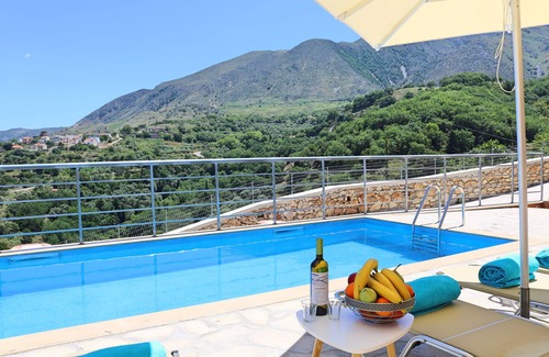 Kastellos Villa | Villa Veneciana with Heated Pool