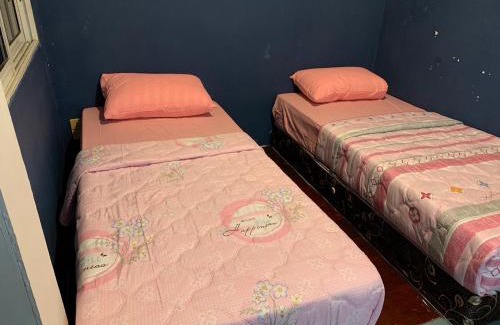 Wat Bowon Niwet Hostel | White House Hostel Khaosan