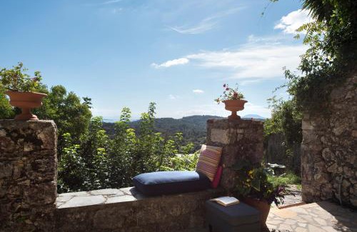 Ano Korakiana House | White Jasmine Cottage