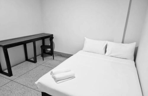 Wat Bowon Niwet Apartment | X Mitr Inn Khaosan
