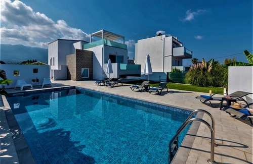 Zipari Villa | Xenos Villa 4 - Luxury Villa With Private Swimming Pool Near The Sea