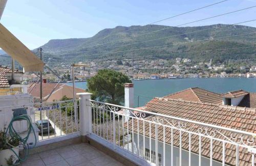 Vathy Apartment | Yianiskari Holiday House