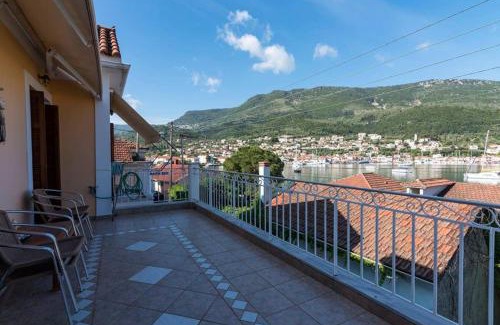 Vathy Apartment | Yianiskari Holiday House