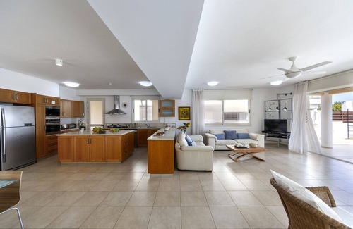 Kapparis Villa | You and Your Family will Love this 5 Star Beachfront Villa, Protaras Villa 1536