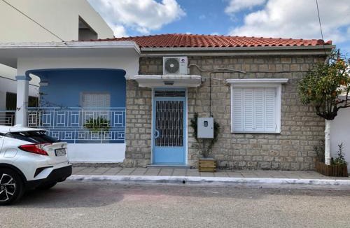 Mesolongi House | ΑΝΑΚΑΙΝΙΣΜΕΝΗ ΜΟΝΟΚΑΤΟΙΚΙΑ στο κέντρο της πόλης με κήπο