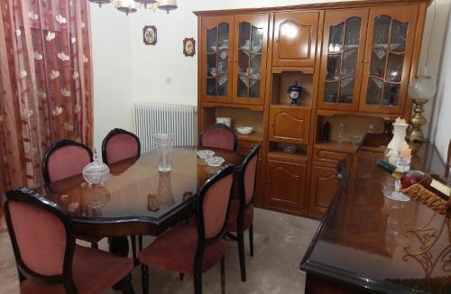 Trikala Apartment | Κώστας