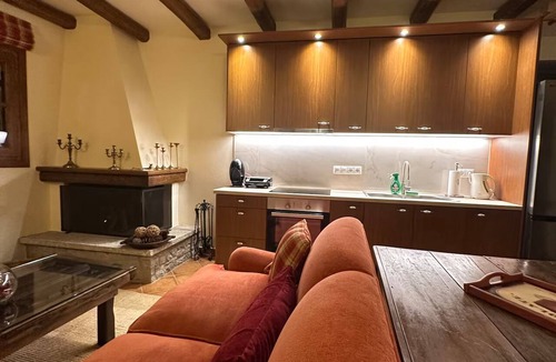 Arachova Apartment | Ξενώνας «Νοσταλγία», Αράχωβα