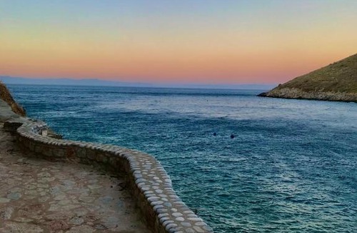 East Mani House | Παραλία «Αμπελο» Διαμέρισμα πάνω στη θάλασσα