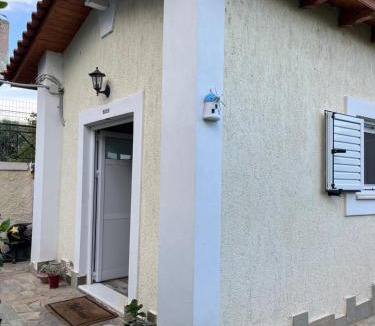 Rafina-Pikermi House | Σπιτάκι στον κήπο