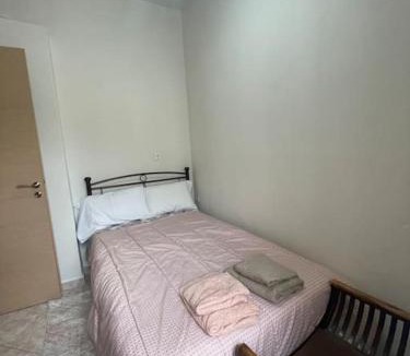 Manikia House | Όμορφο κατάλυμα στην κεντρική πλατεία του χωριού
