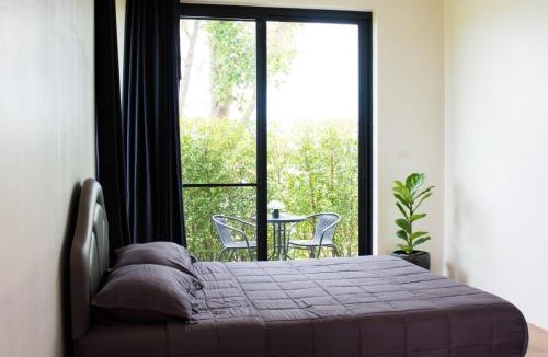 Samut Sakhon Resort | คุณหนูแดง รีสอร์ท