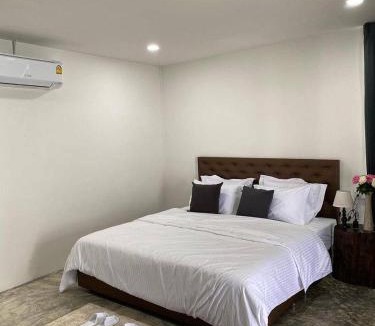 Sado Phong House | ช่องลม แคมป์ เขาค้อ