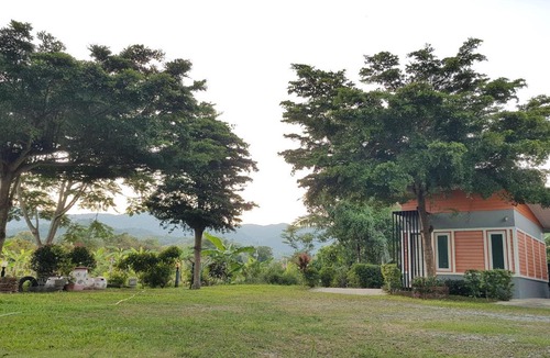 Tha Sut House | ณริสารีสอร์ทเชียงราย