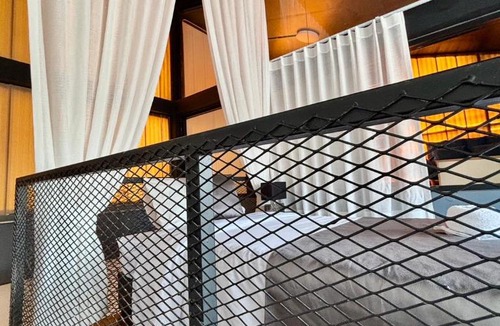 Chai Nat Hotel | ที่หลับ ที่นอน place to sleep