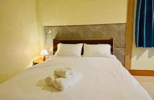 Si Sunthon Hostel | ท่าเรือห้องพัก Tha Ruea hongpak