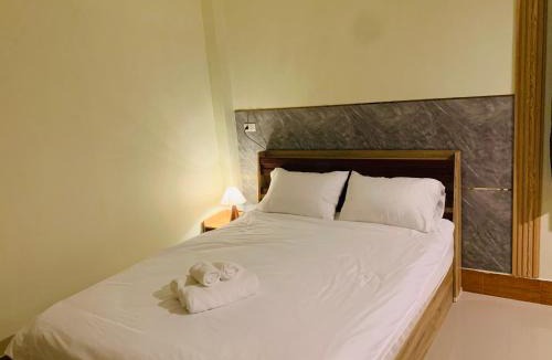 Si Sunthon Hostel | ท่าเรือห้องพัก Tha Ruea hongpak
