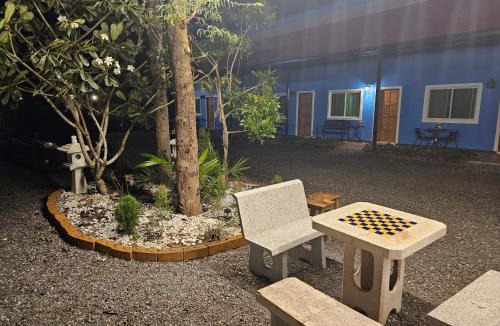 Chalong Bed & Breakfast | นิวเวฟภูเก็ต