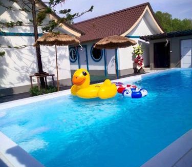 Si Racha House | บุญหยู พูลรีสอร์ท - BoonYu Pool Resort