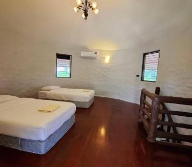 Khanong Phra Cabin | บ้านดิน 2 ชั้น